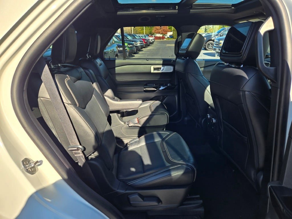 Certified 2022 Ford Explorer ST w/ ST Street Pack image 12