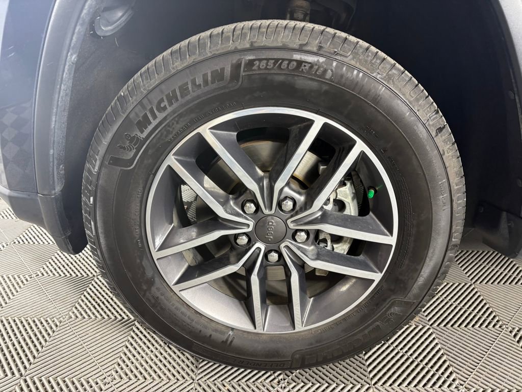 Used 2019 Jeep Grand Cherokee Limited w/ Luxury Group II image 11