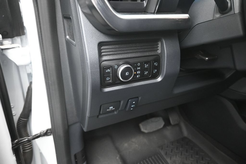 Certified 2025 Ford F250 Lariat w/ Tremor Off-Road Package AWD/4WD image 13