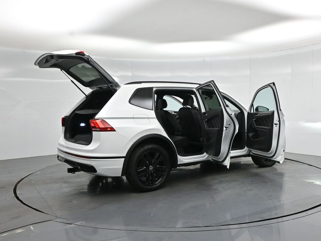 Used 2022 Volkswagen Tiguan SE R-Line image 35