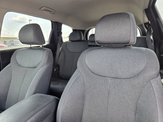 Used 2019 Hyundai Santa Fe SEL FWD image 9