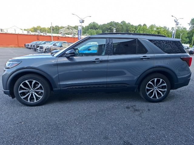 Certified 2025 Ford Explorer ST-Line RWD image 6