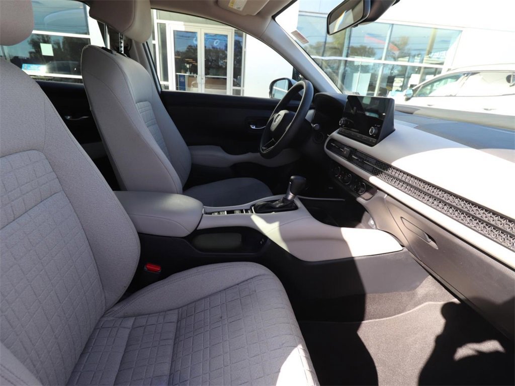 Used 2024 Honda HR-V LX image 12