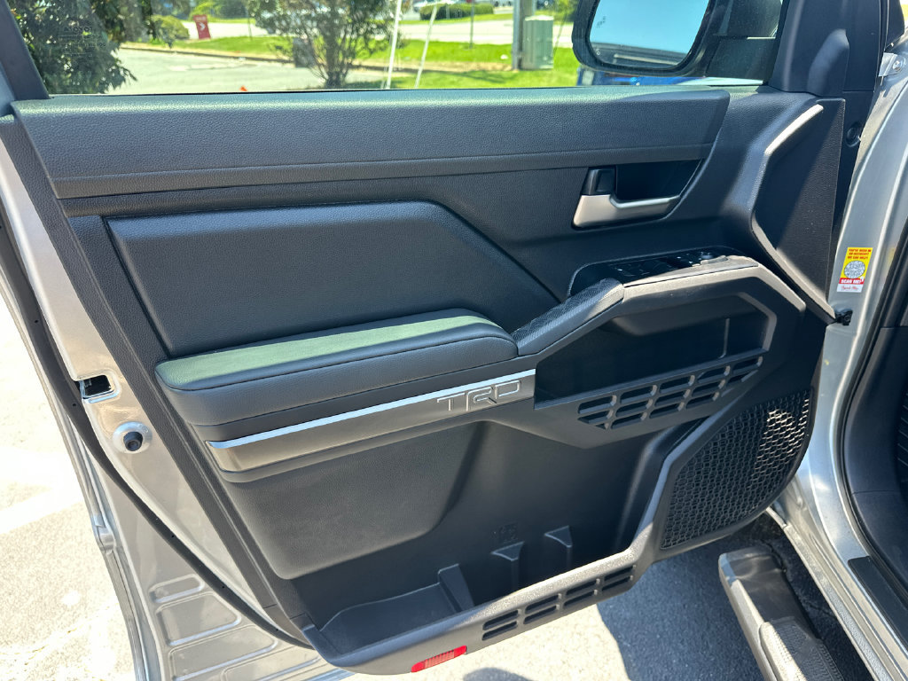 Used 2025 Toyota Tacoma TRD Sport AWD/4WD image 10