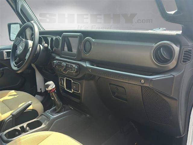 Used 2022 Jeep Wrangler Sport AWD/4WD image 3