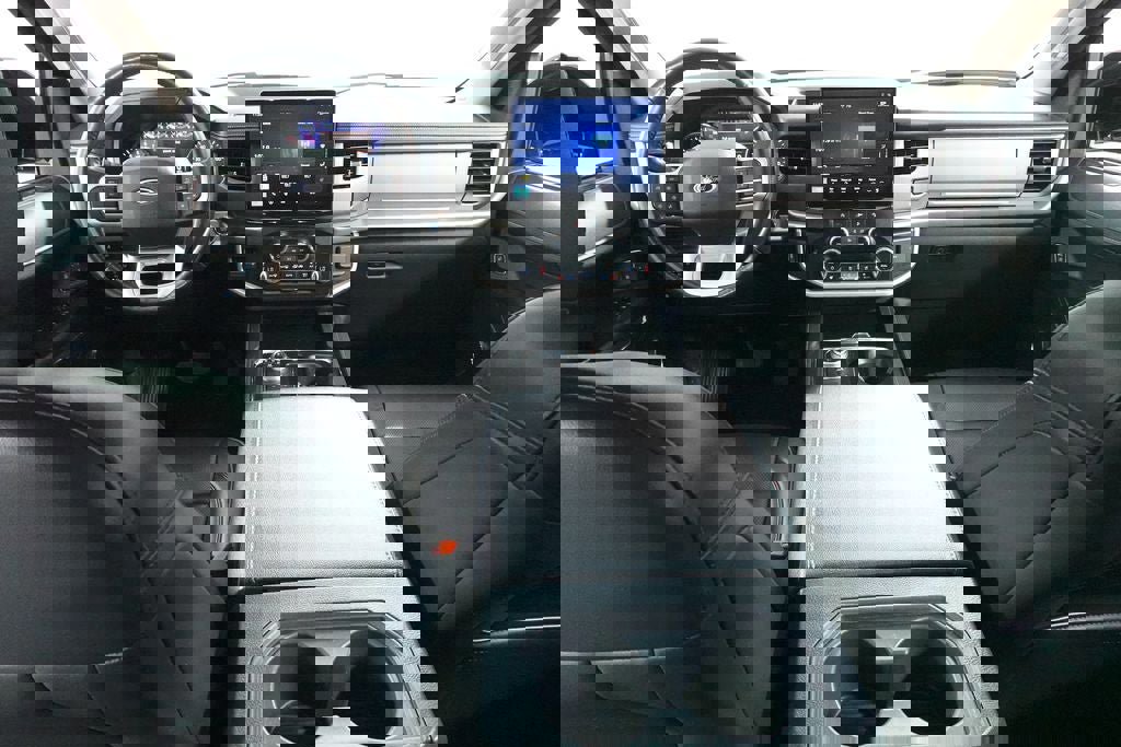 Certified 2024 Ford Expedition Max XLT image 10