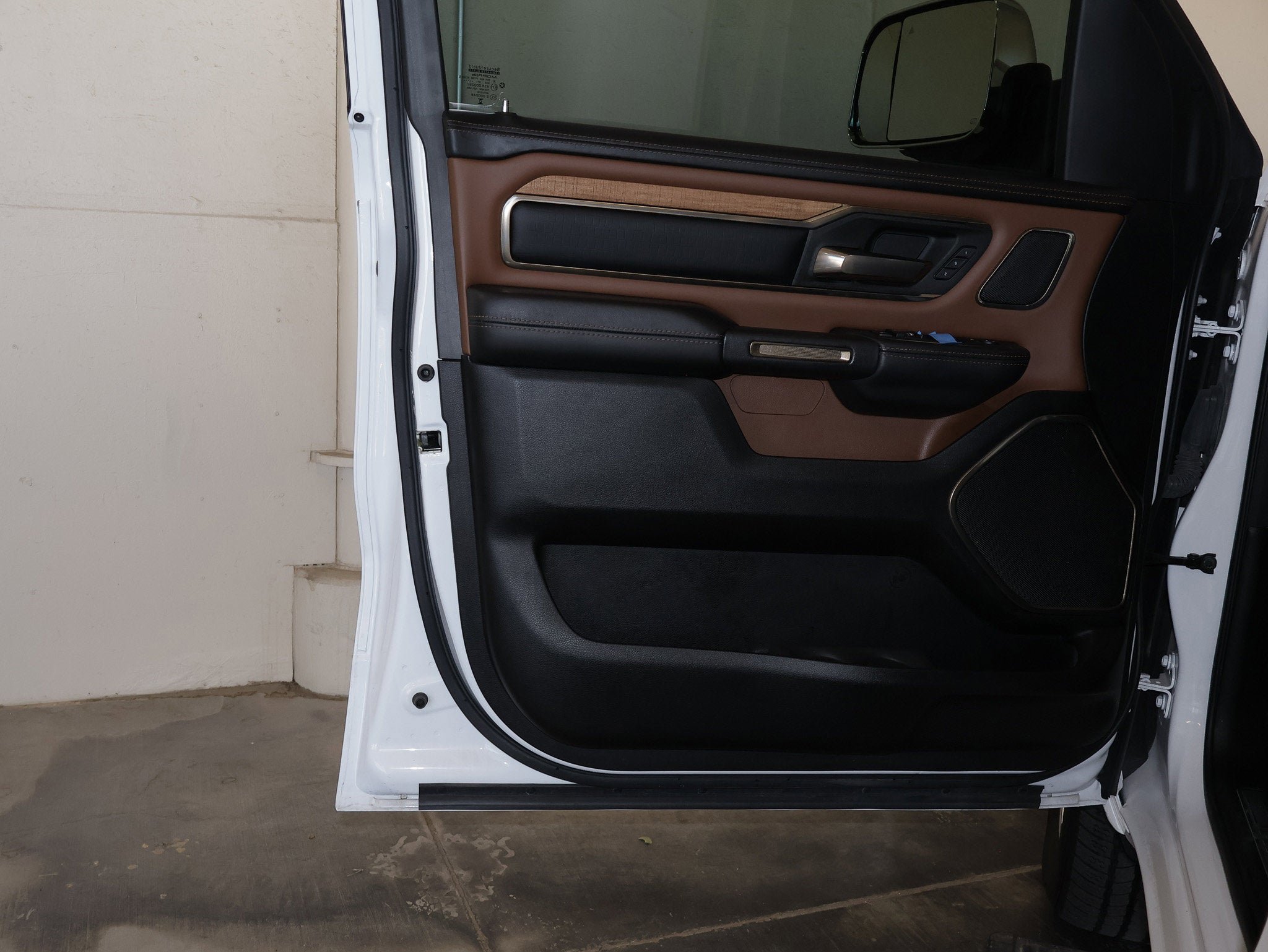 Used 2023 RAM 1500 Limited AWD/4WD image 37