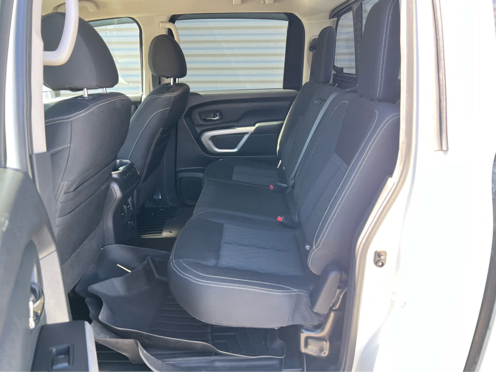 Used 2017 Nissan Titan SV image 26