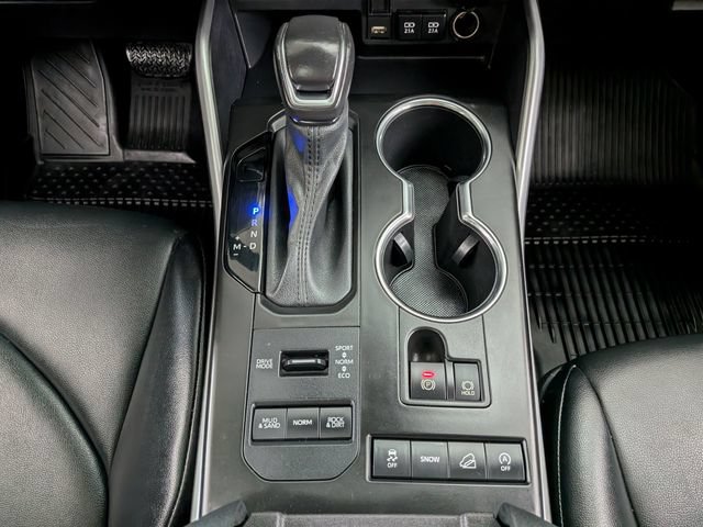 Used 2021 Toyota Highlander XLE AWD/4WD image 31