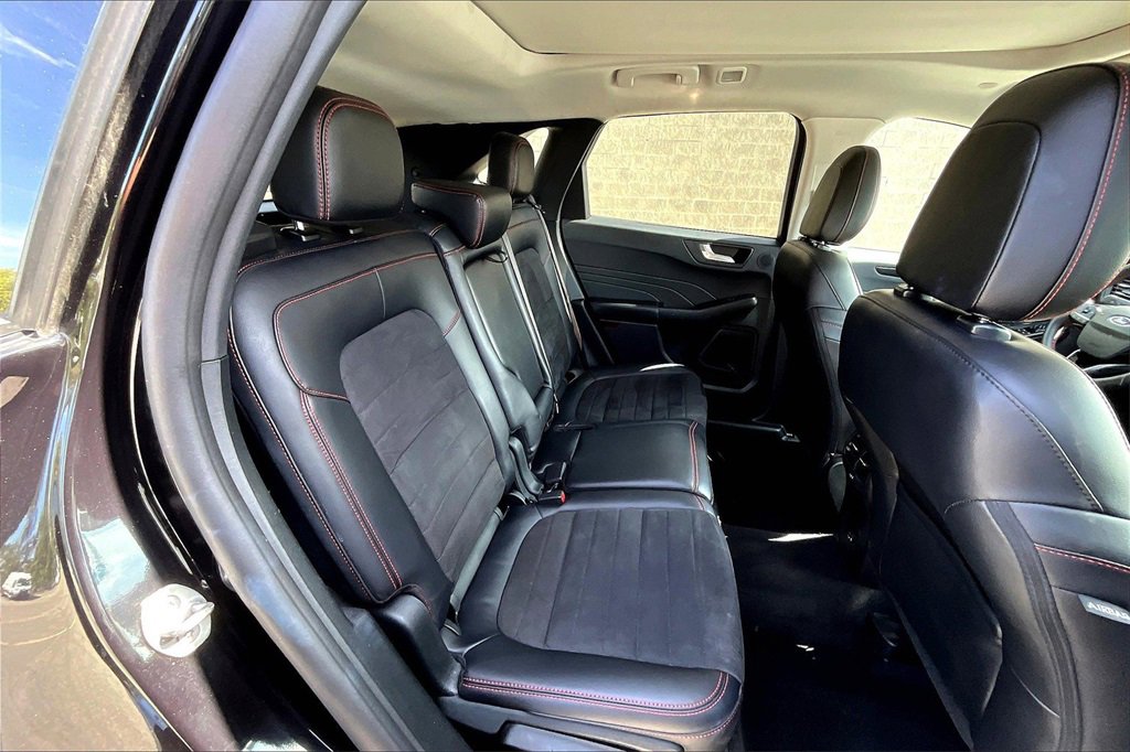 Certified 2022 Ford Escape SEL w/ SEL Stealth AWD Package image 26