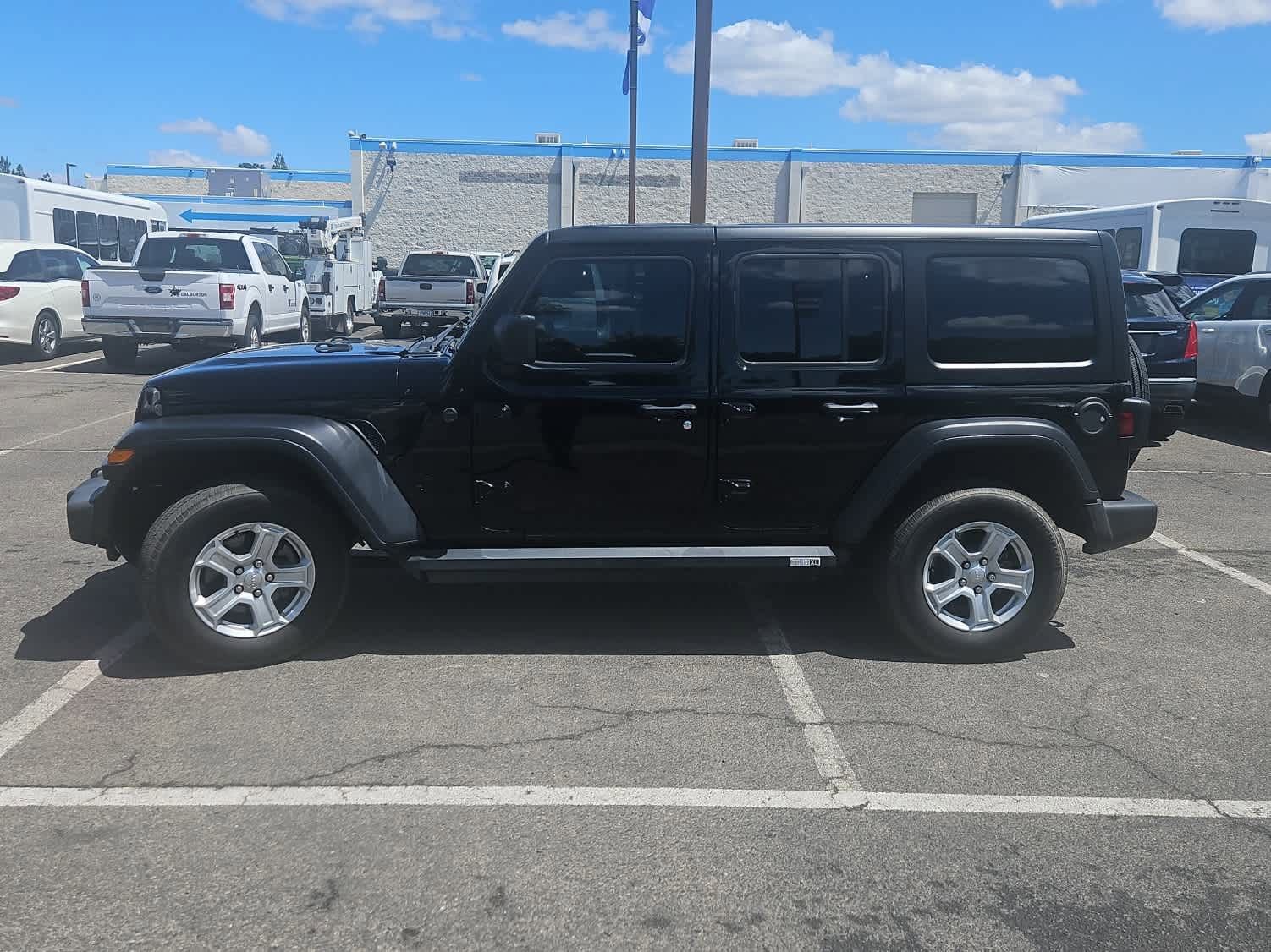 Used 2022 Jeep Wrangler Unlimited Sport AWD/4WD image 5