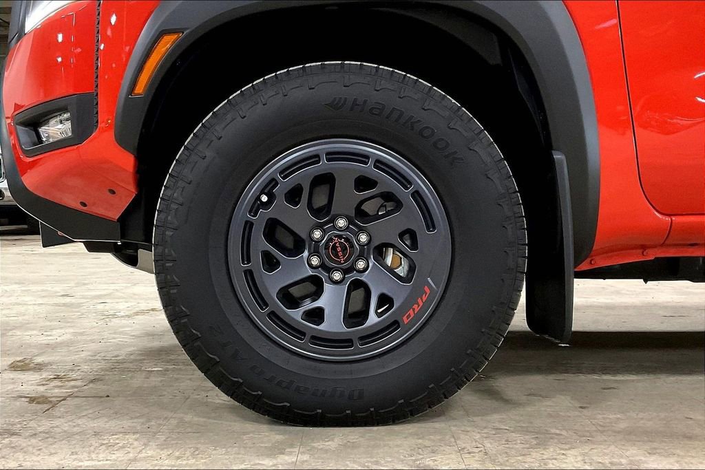 Used 2025 Nissan Frontier PRO-4X w/ Pro Convenience Package image 11