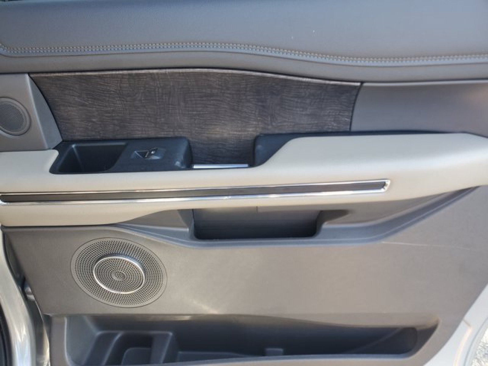 Certified 2021 Ford Expedition Max Limited RWD image 35
