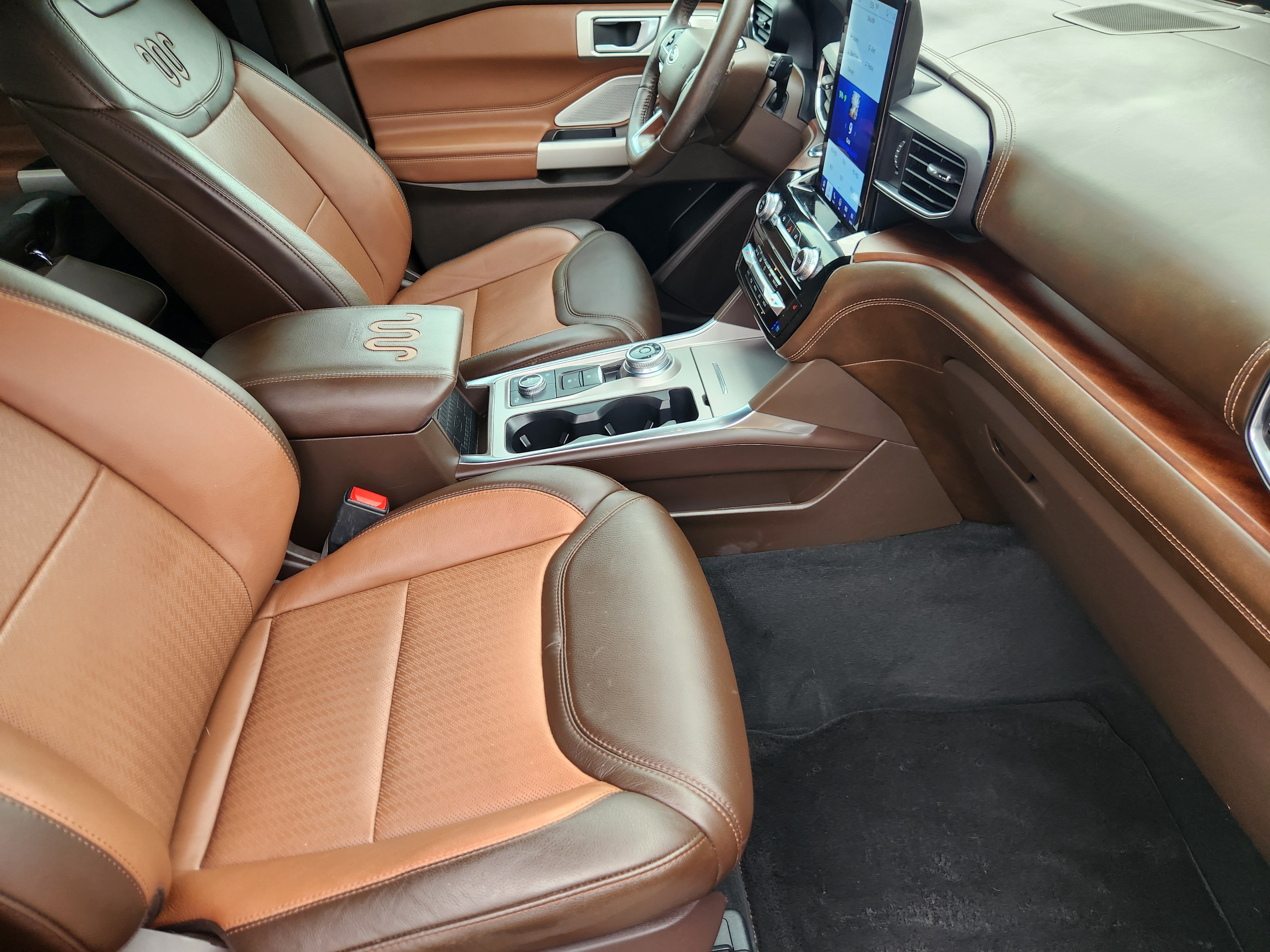 Certified 2022 Ford Explorer King Ranch w/ Technology Package AWD/4WD image 10