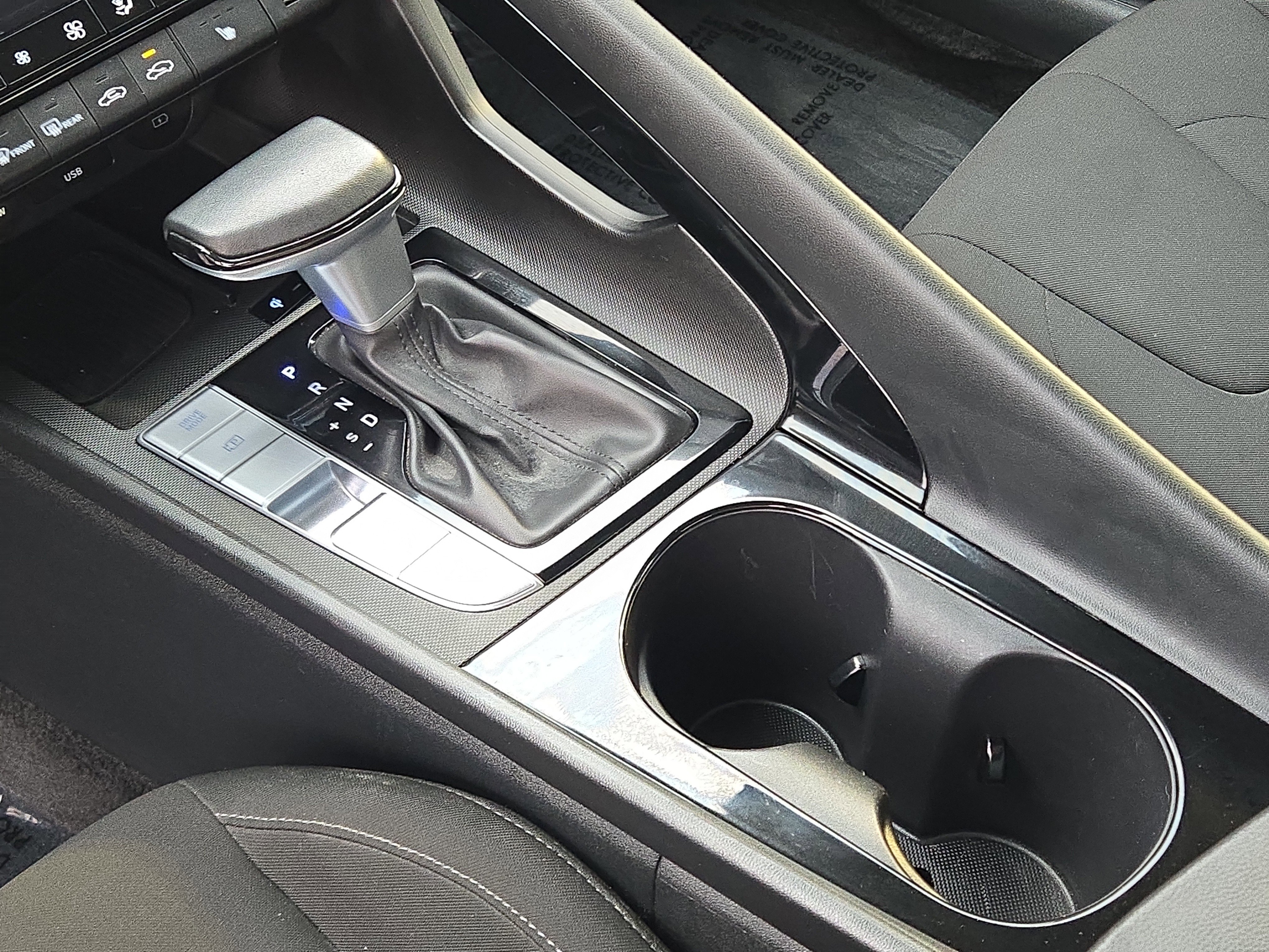 Used 2025 Hyundai Elantra SEL image 28