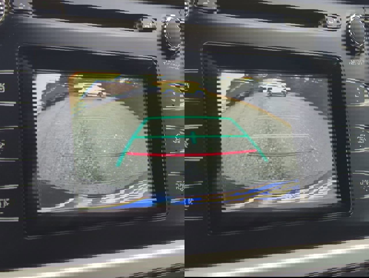 Used 2018 Toyota Highlander LE image 19