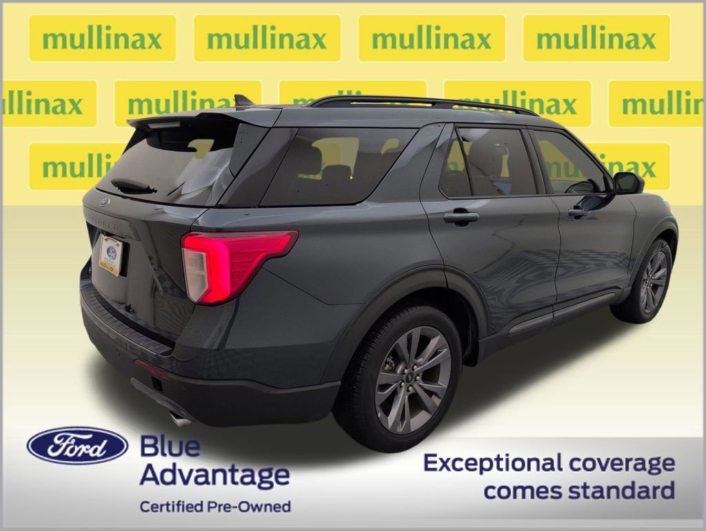 Certified 2022 Ford Explorer XLT w/ Equipment Group 202A image 5