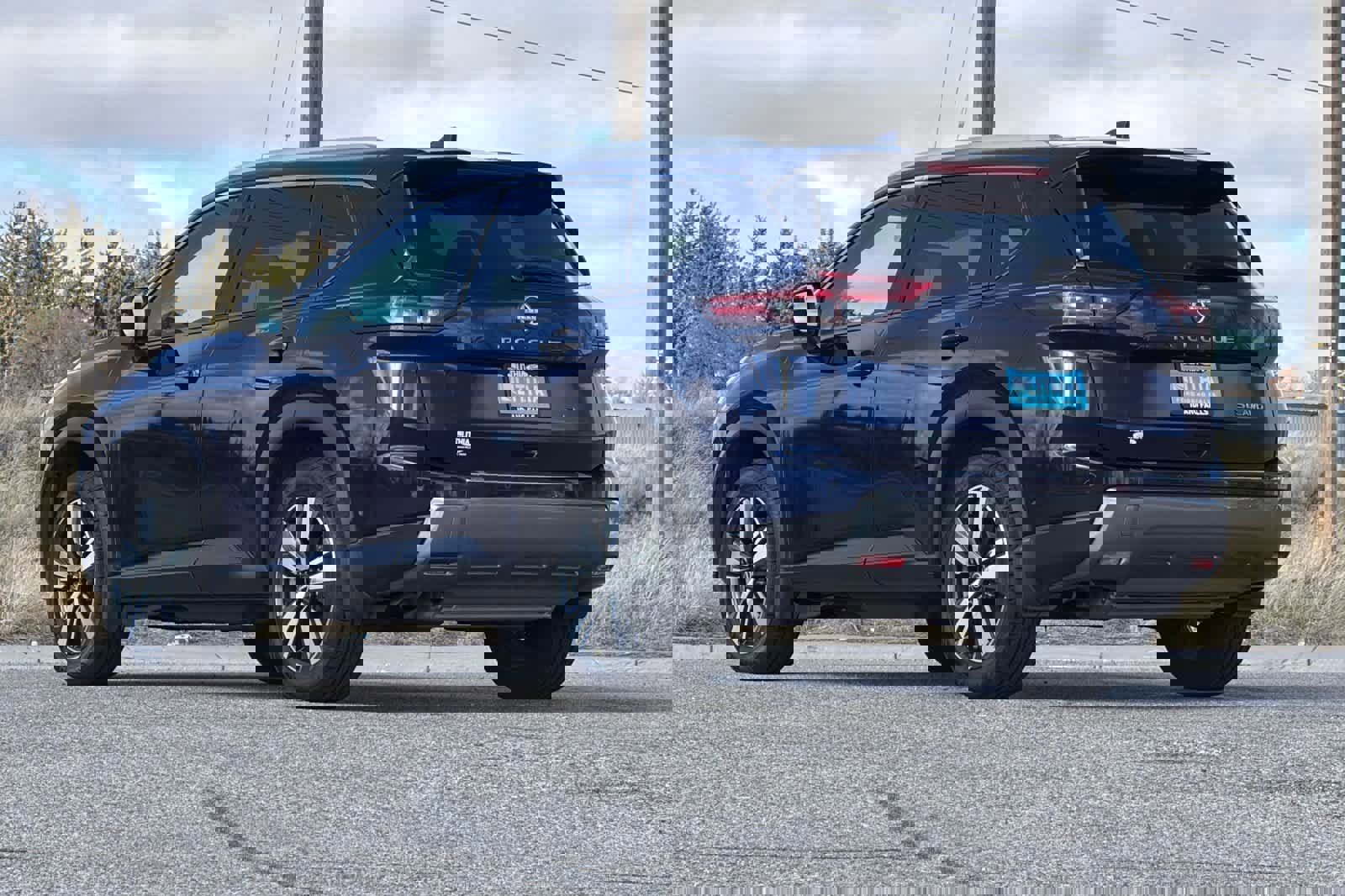 Used 2024 Nissan Rogue SL w/ SL Premium Package image 3