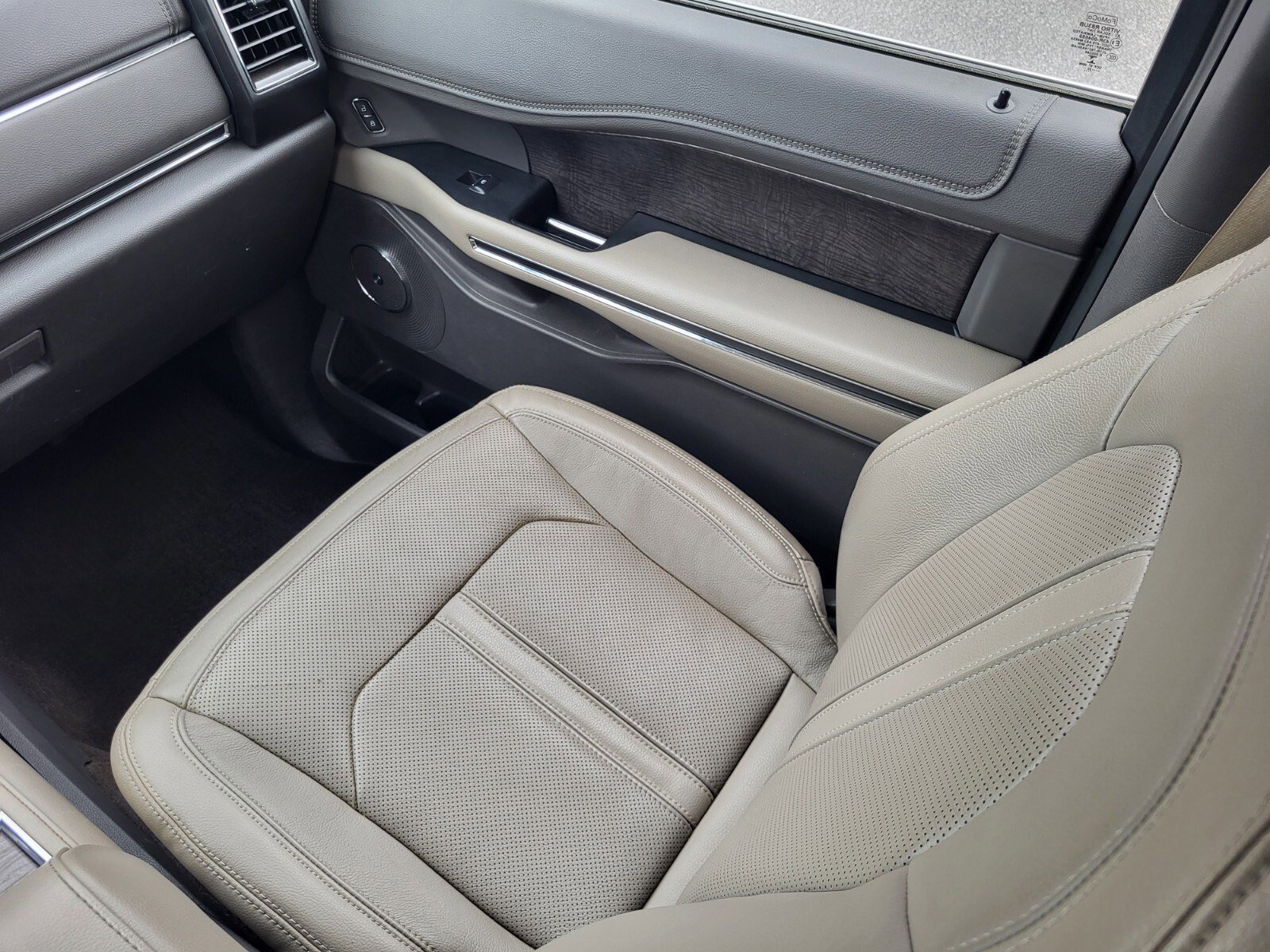 Certified 2020 Ford Expedition Limited w/ Equipment Group 302A image 16