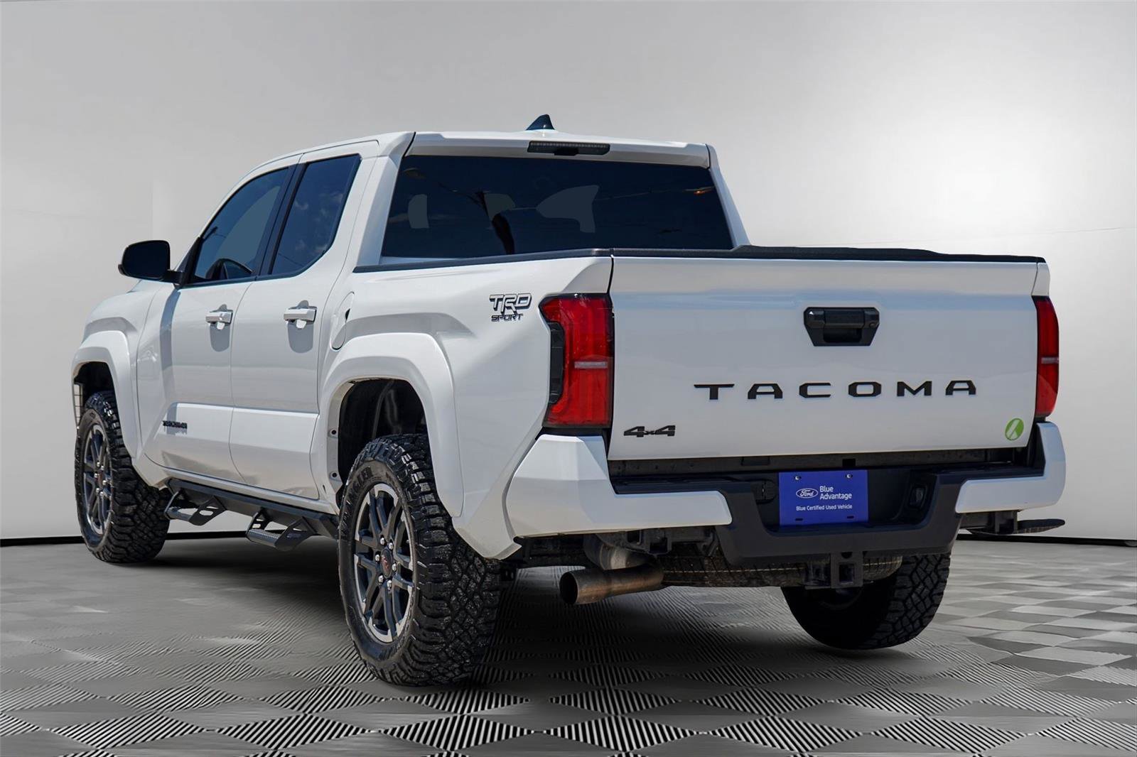 Used 2025 Toyota Tacoma TRD Sport AWD/4WD image 6