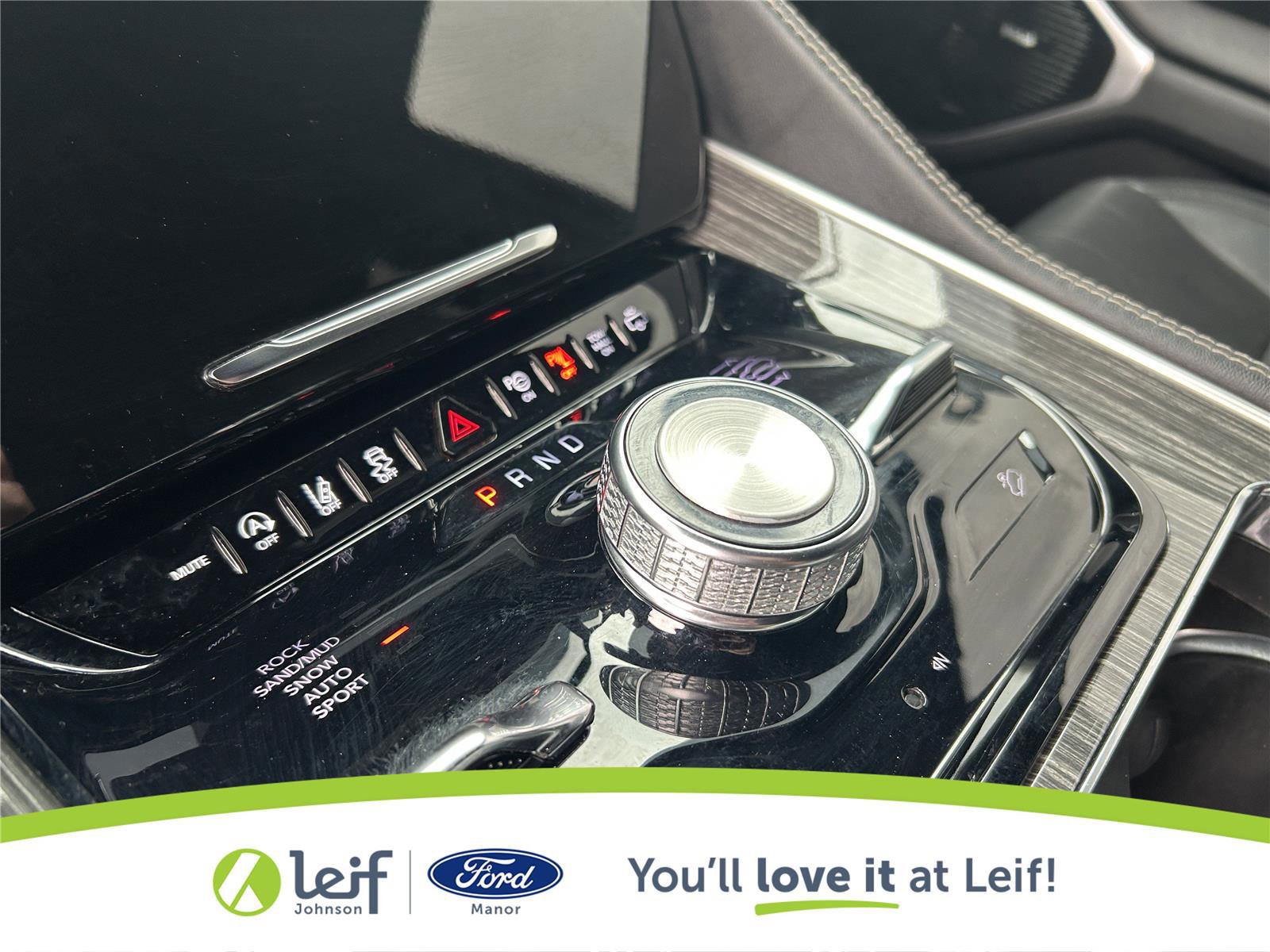 Used 2022 Jeep Wagoneer Series III w/ Premium Group I image 27