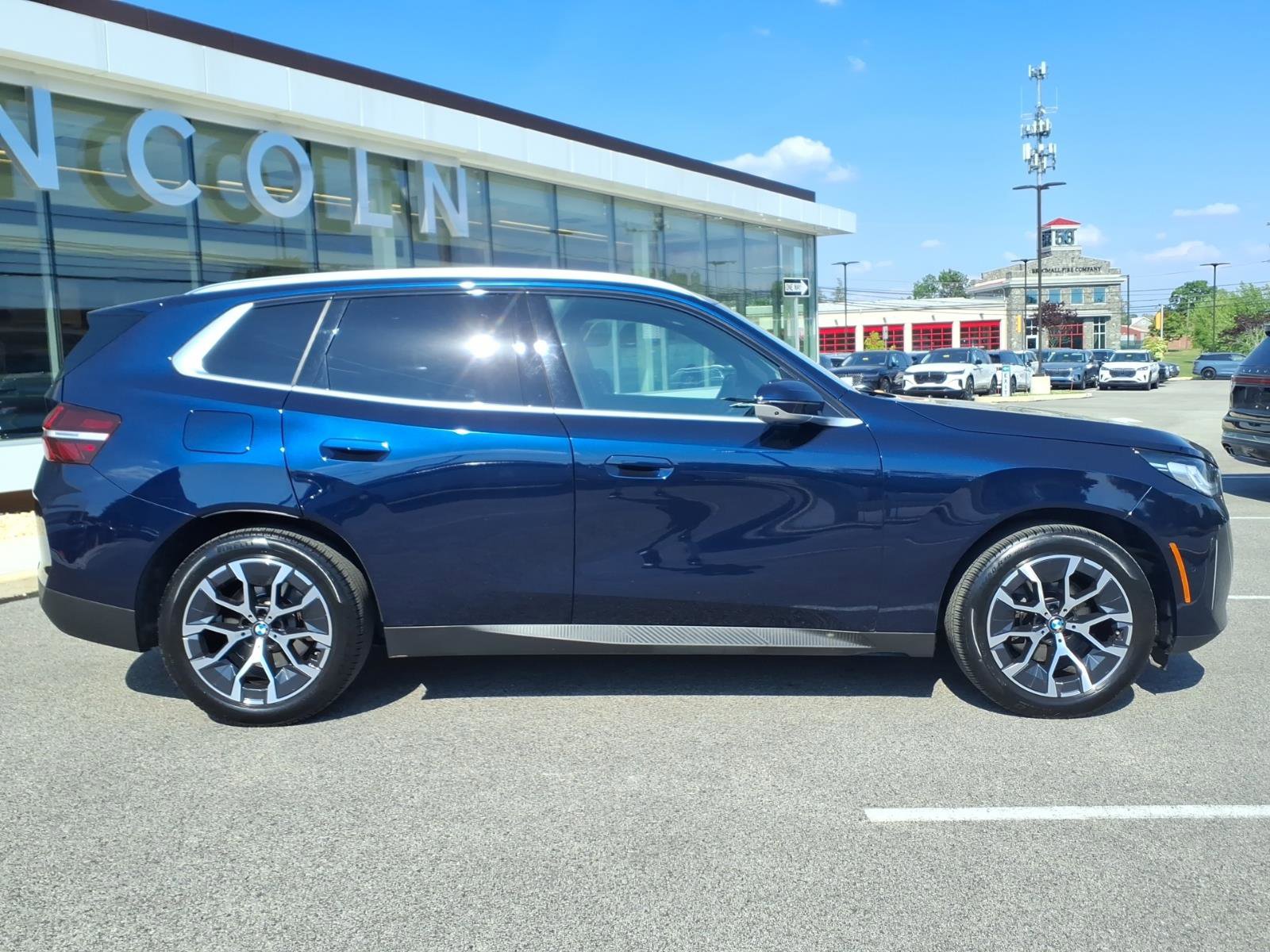 Used 2025 BMW X3 xDrive30 w/ Premium Package AWD/4WD image 3