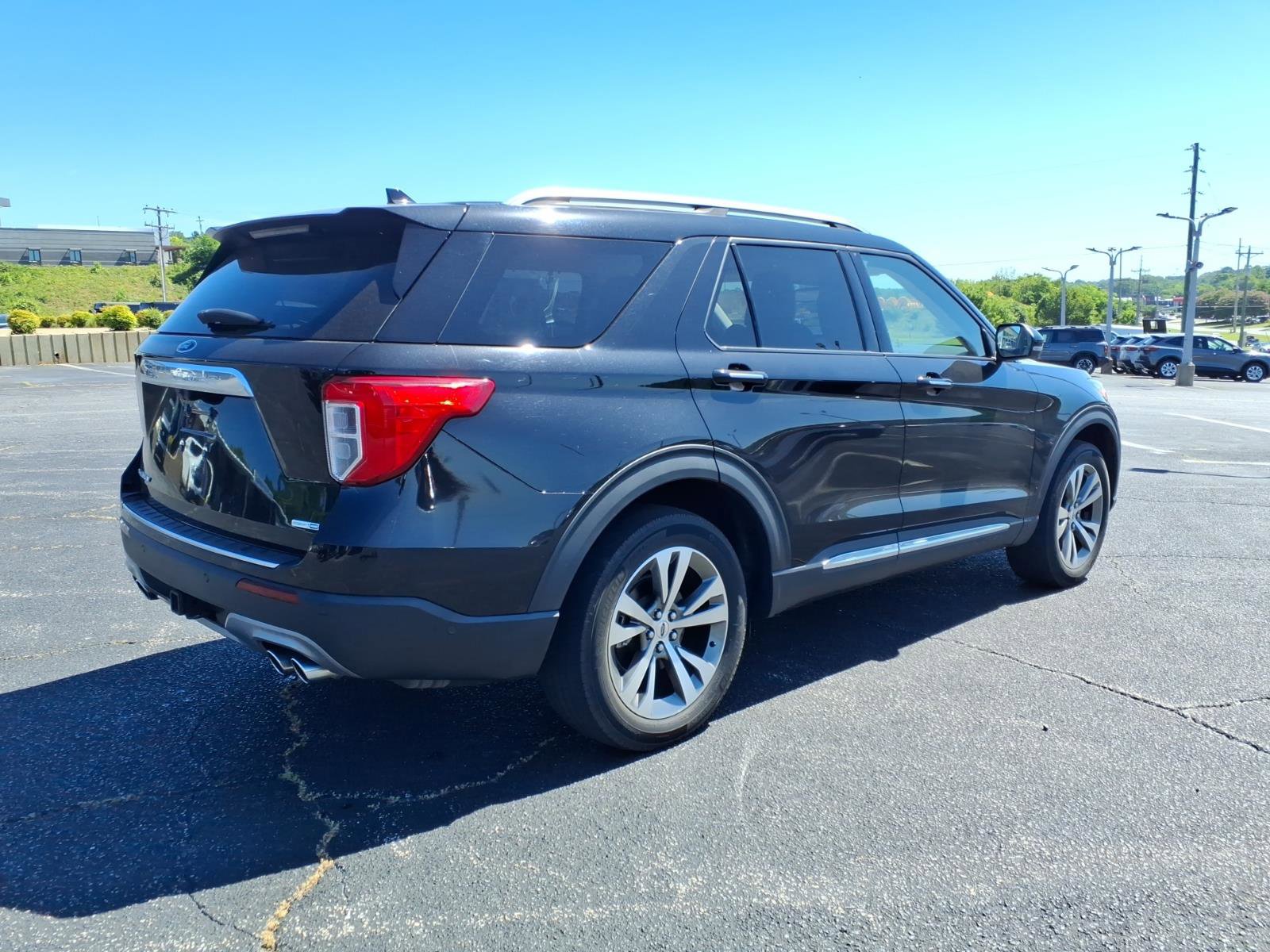 Certified 2020 Ford Explorer Platinum w/ Premium Technology Package AWD/4WD image 8