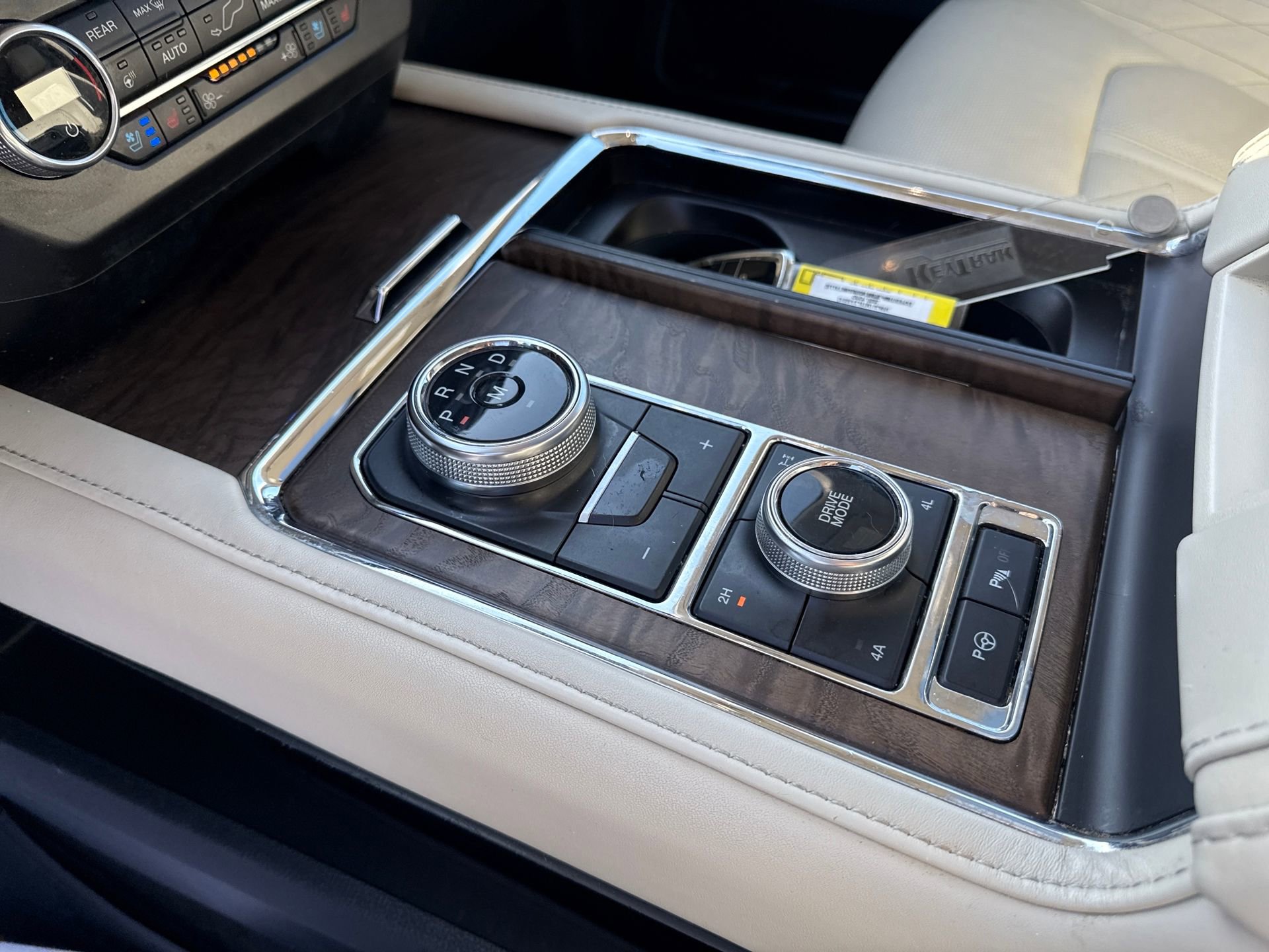 Certified 2020 Ford Expedition Platinum image 24