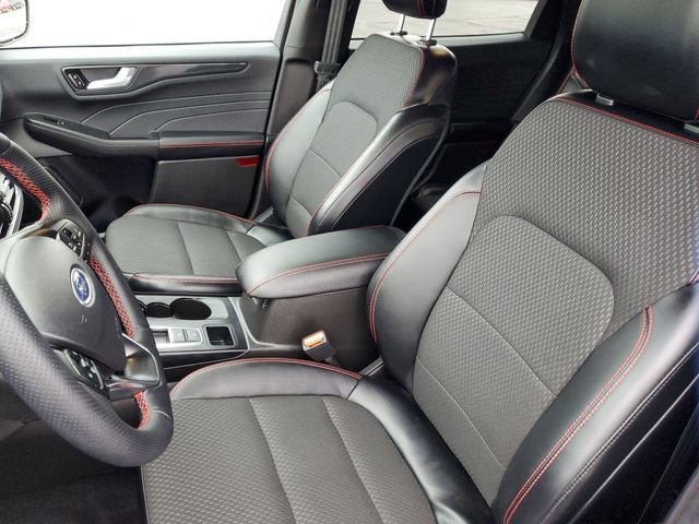 Certified 2023 Ford Escape ST-Line w/ Tech Pack #1 image 9