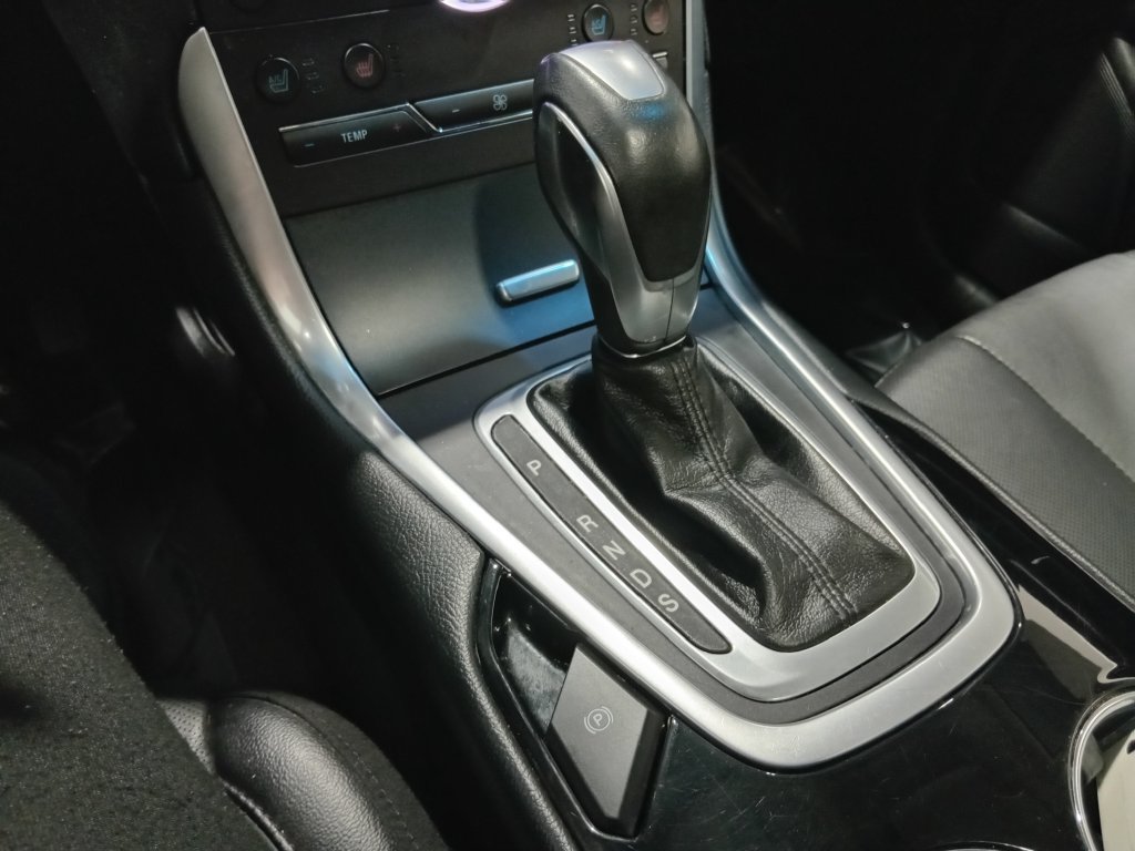 Certified 2018 Ford Edge Titanium w/ Equipment Group 301A AWD/4WD image 25