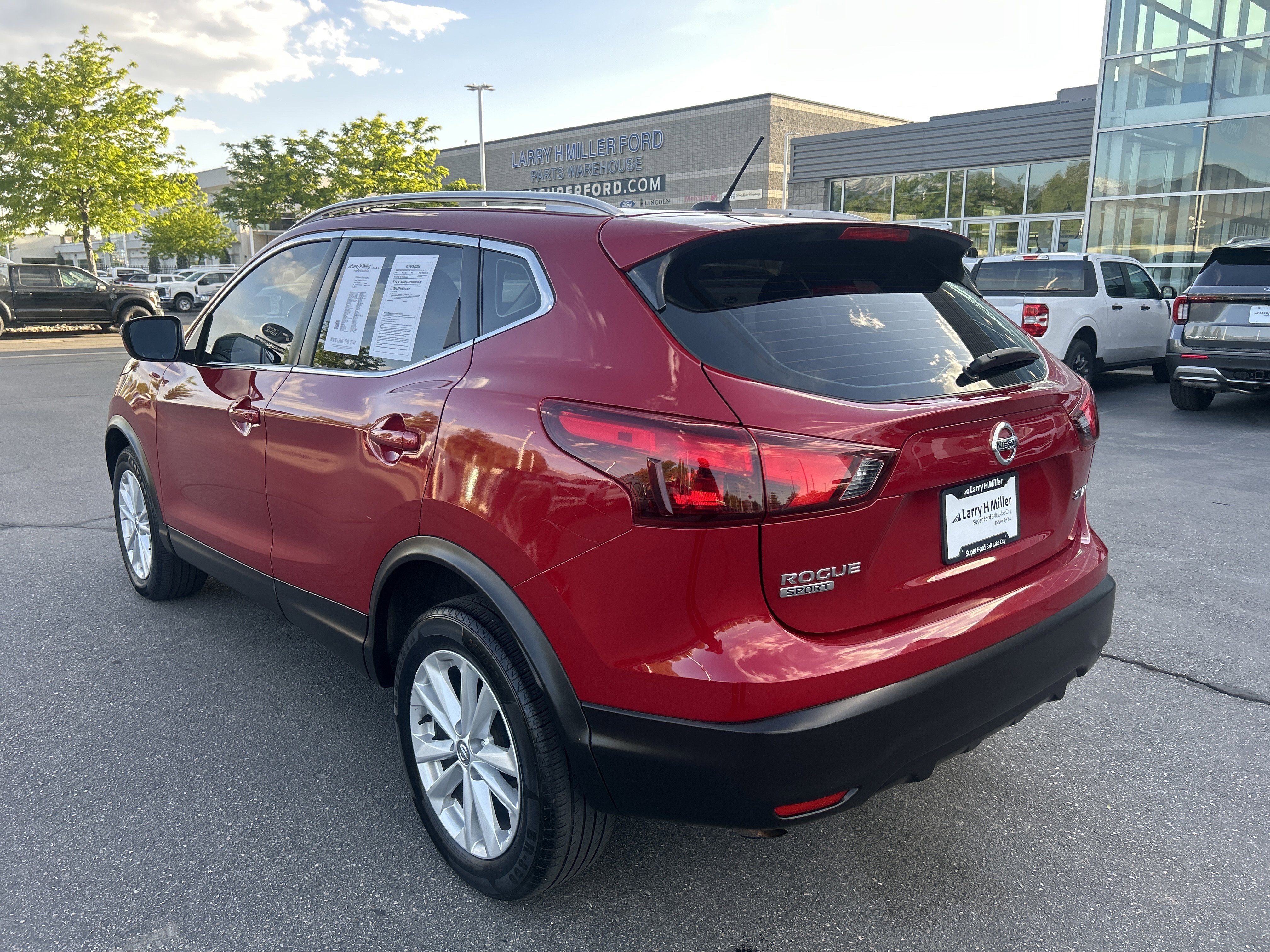 Used 2018 Nissan Rogue Sport SV w/ SV All-Weather Package image 3