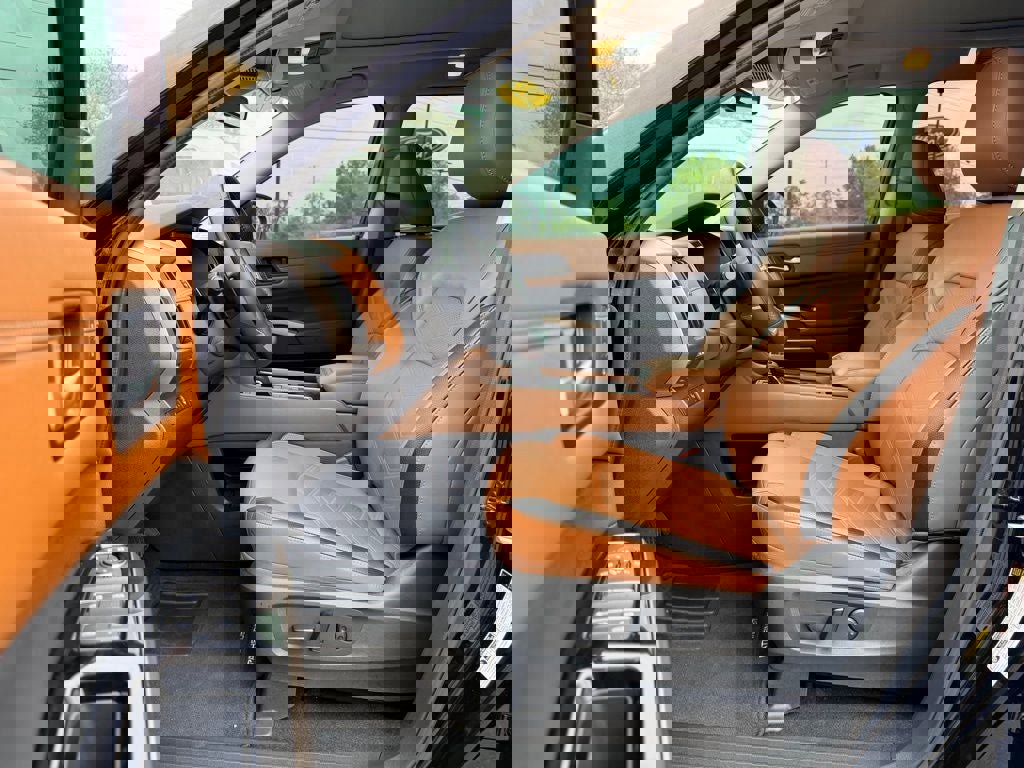 Used 2024 Nissan Pathfinder Platinum w/ Cargo Package image 25