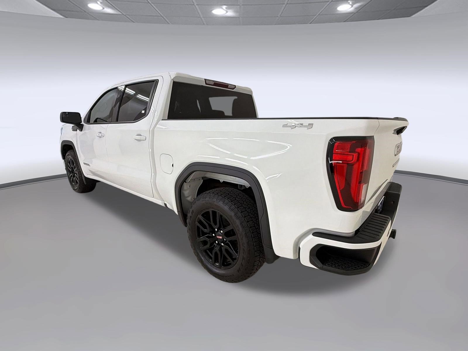 Used 2024 GMC Sierra 1500 Elevation AWD/4WD image 3