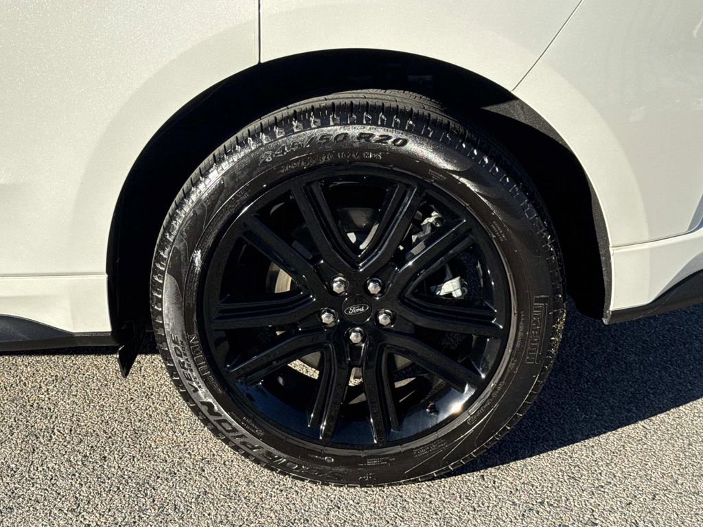 Certified 2023 Ford Edge ST-Line image 9