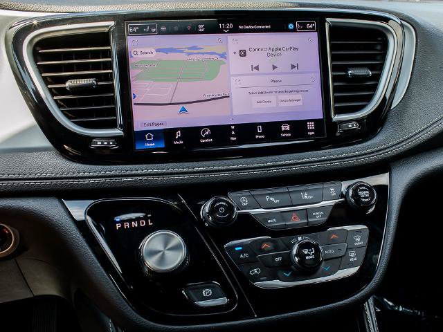 Used 2025 Chrysler Pacifica Limited FWD image 20