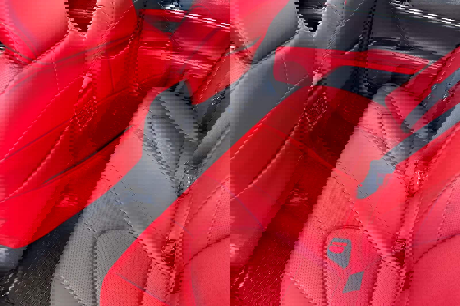 Used 2021 Toyota Camry XSE w/ Navigation Package image 4