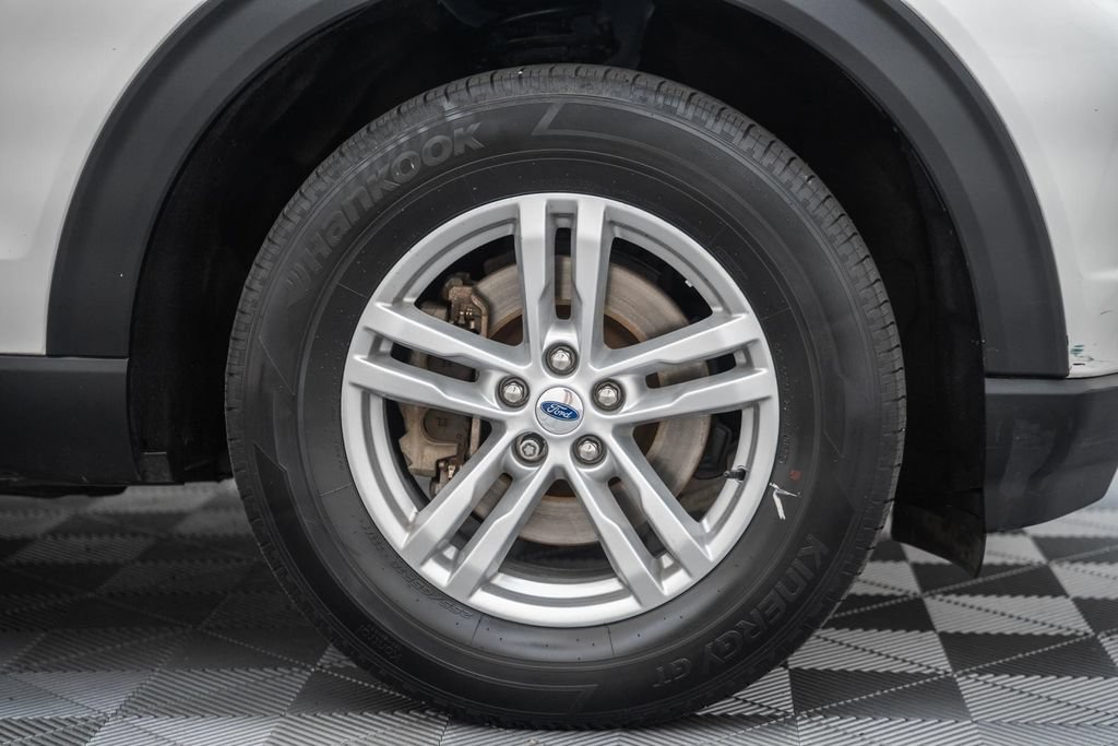 Certified 2023 Ford Explorer XLT w/ Equipment Group 202A AWD/4WD image 19