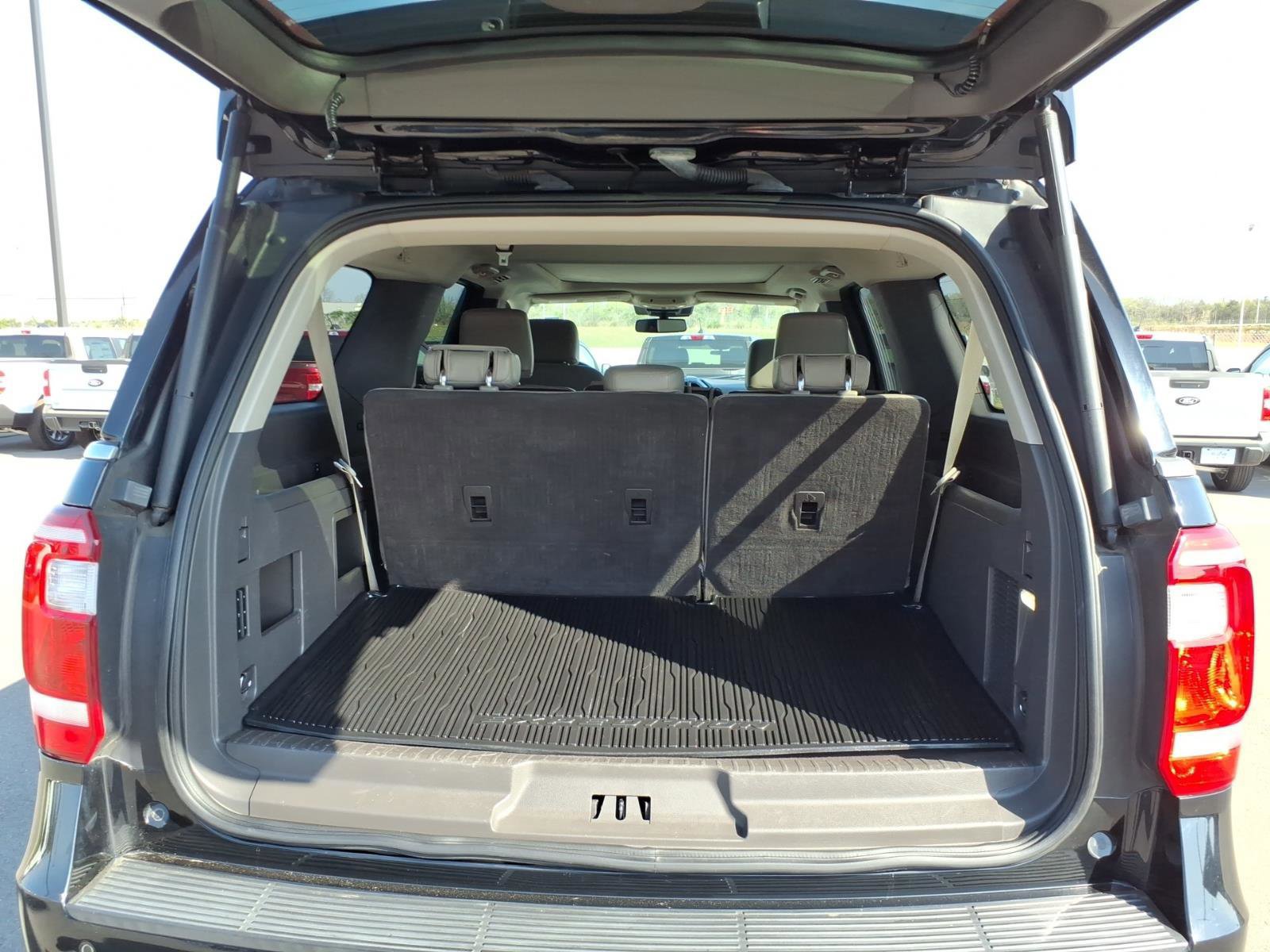 Certified 2021 Ford Expedition Max XLT image 10