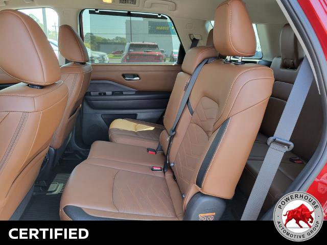 Used 2023 Nissan Pathfinder Platinum w/ Cargo Package image 16