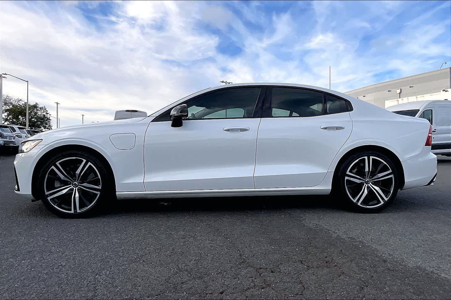 Used 2021 Volvo S60 T8 R-Design Expression w/ Advanced Package AWD/4WD image 3