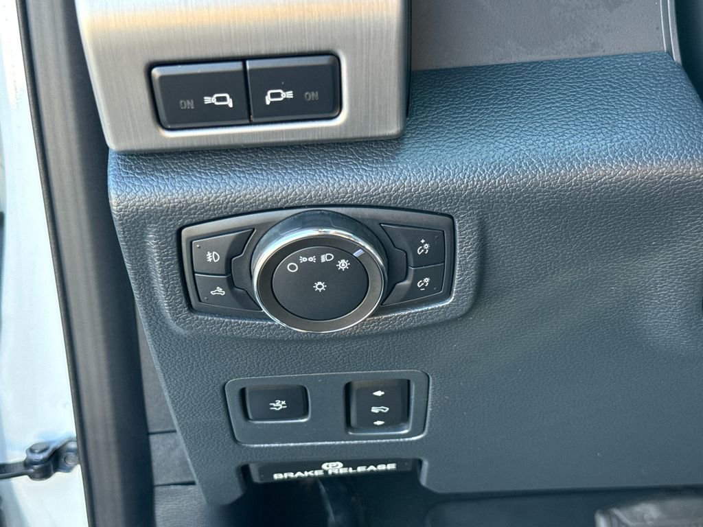 Certified 2022 Ford F450 Platinum w/ FX4 Off-Road Package image 15