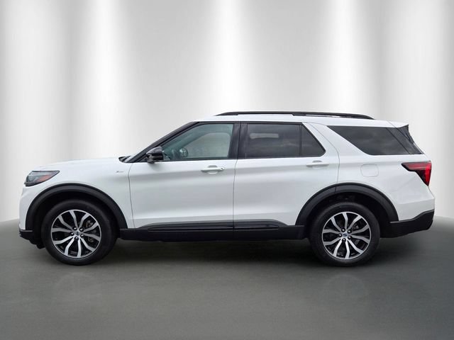 Certified 2025 Ford Explorer ST-Line AWD/4WD image 2