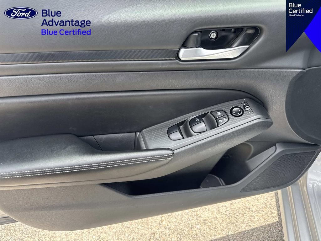 Used 2024 Nissan Altima 2.5 SV FWD image 14