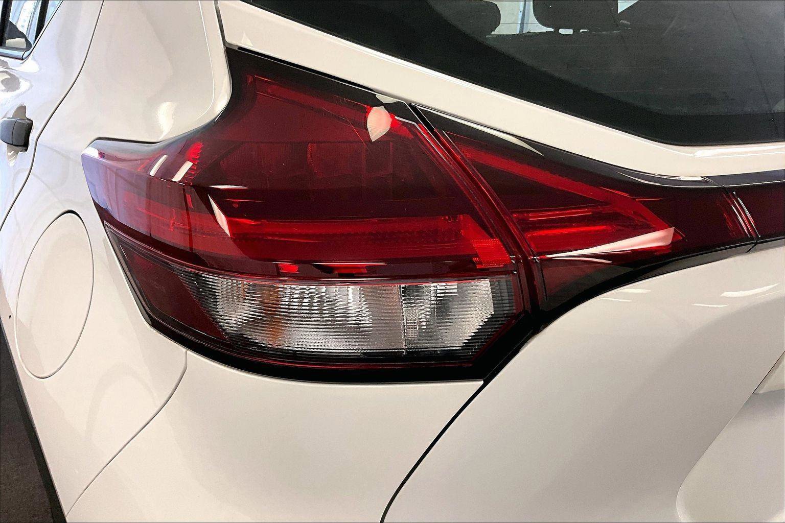 Used 2022 Nissan Kicks S image 28