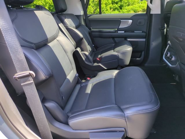 Certified 2025 Ford Expedition Platinum w/ Driver's Package AWD/4WD image 34