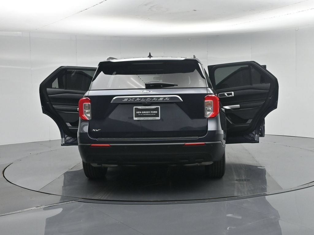 Certified 2022 Ford Explorer XLT RWD image 36