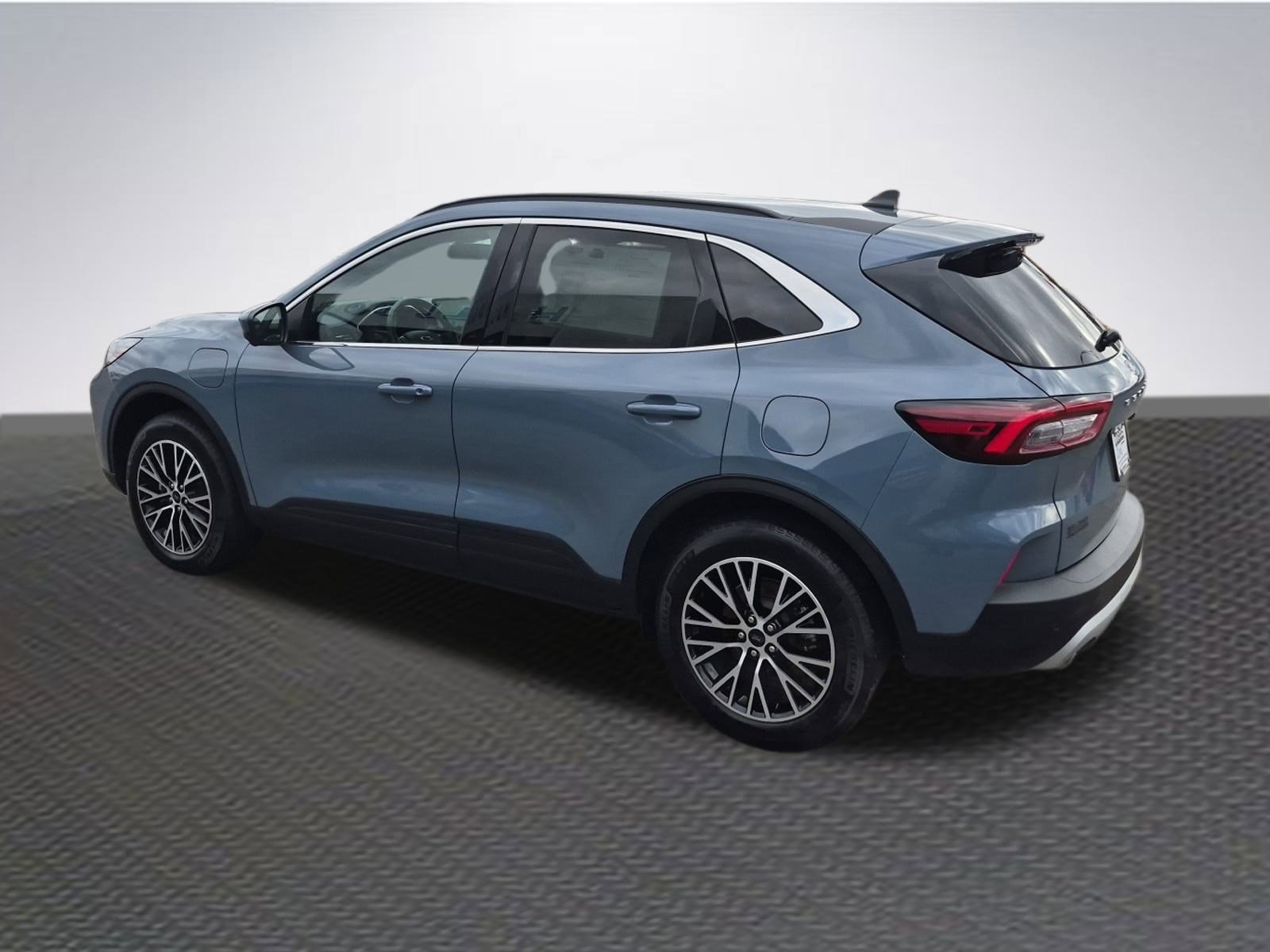 Certified 2025 Ford Escape PHEV w/ PHEV Premium Package image 5