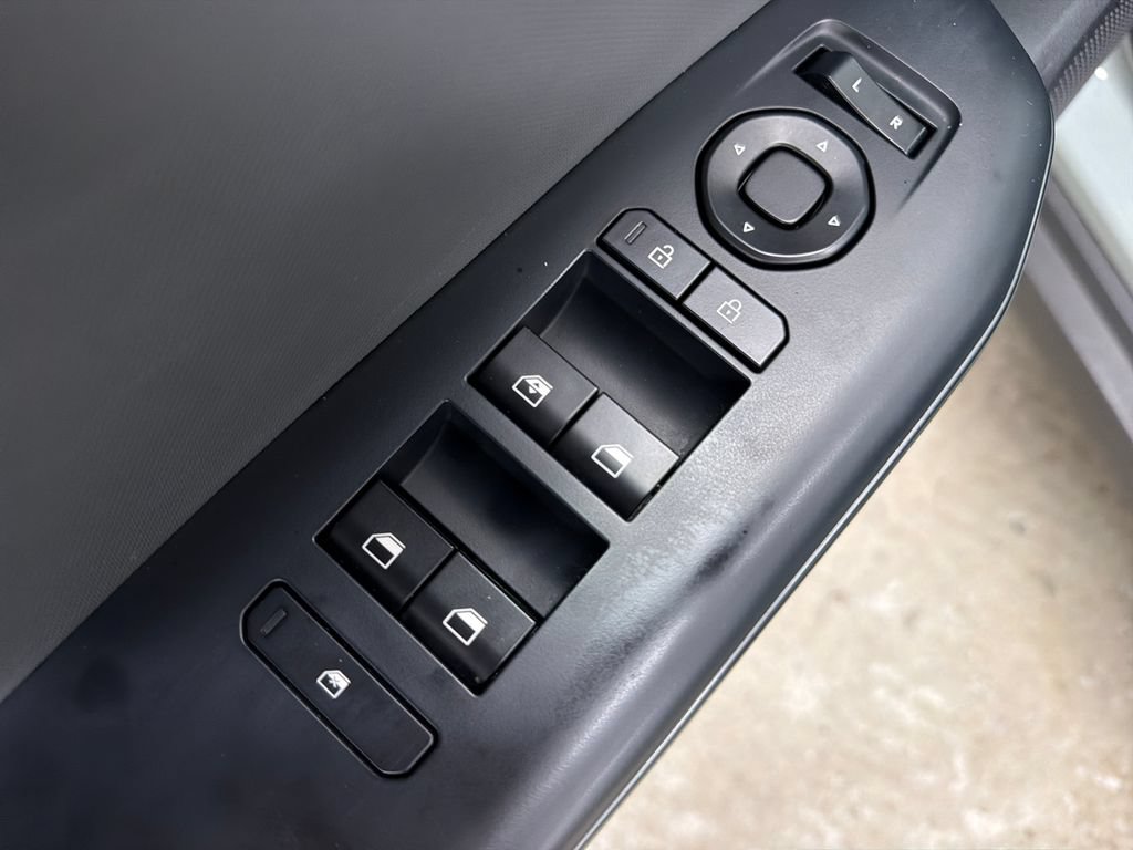 Used 2025 Kia K4 FWD image 18