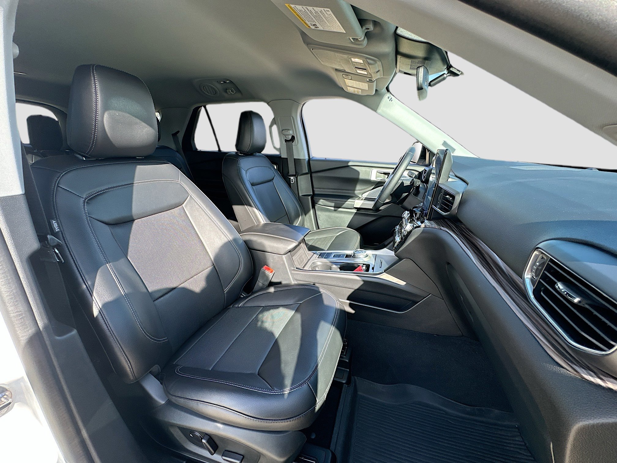 Certified 2022 Ford Explorer Limited w/ Limited Technology Package image 29