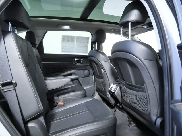 Used 2023 Kia Sorento SX image 12